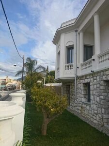 renovation-peinture-facade-villa-jardin-600x800-1